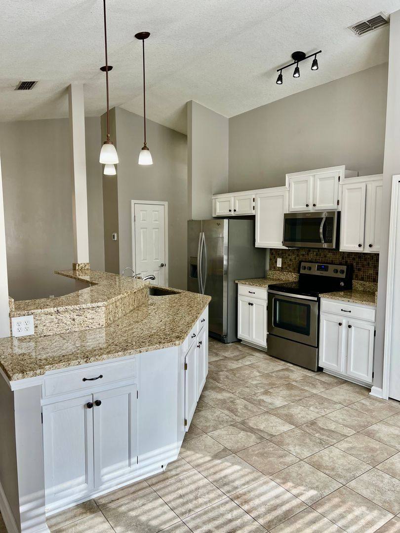 House for rent at 7820 Collins Ridge Blvd E, Jacksonville, FL 32244