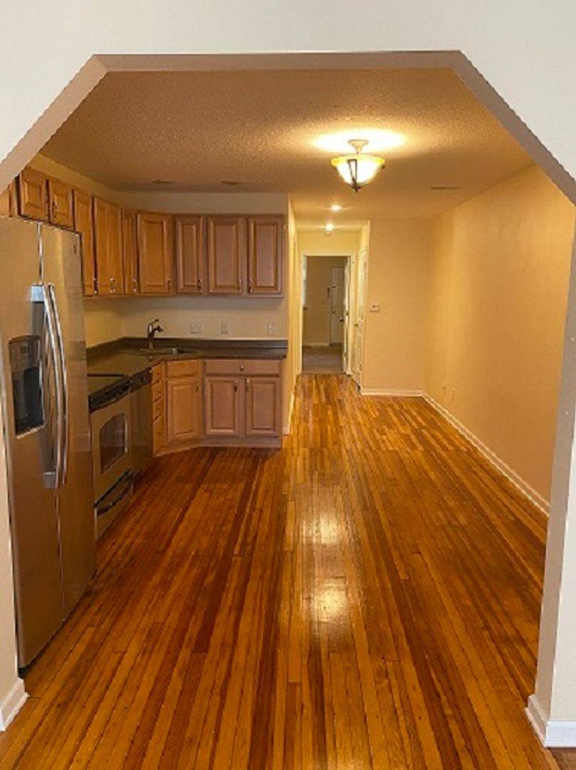 Apartment for rent at 108 W 5th St, Davenport, IA 52801