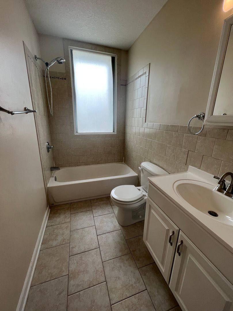 Apartment for rent at 108 W 5th St, Davenport, IA 52801