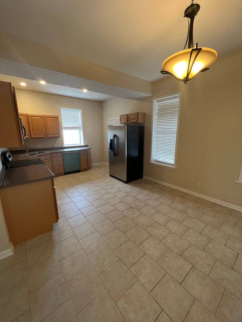 Apartment for rent at 108 W 5th St, Davenport, IA 52801