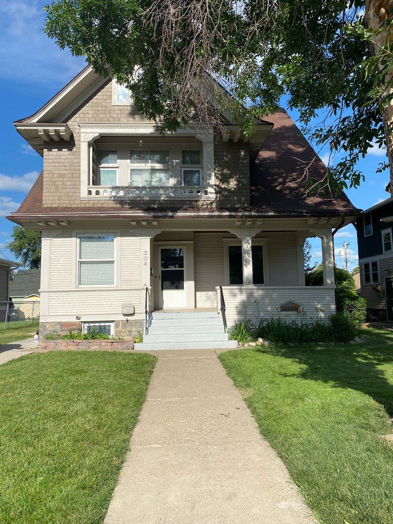 Apartment for rent at 304 6th Ave NW, Mandan, ND 58554