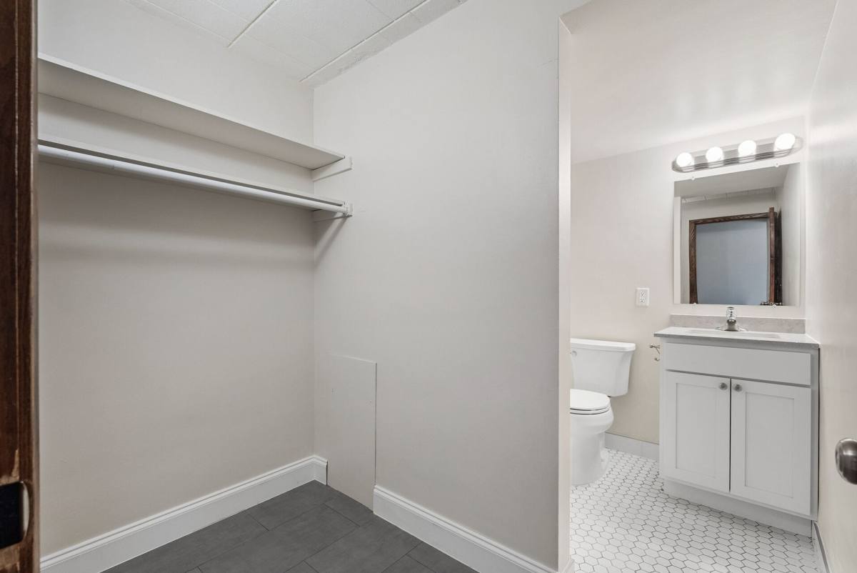 Apartment for rent at 1111 S 7th St, Minneapolis, MN 55415