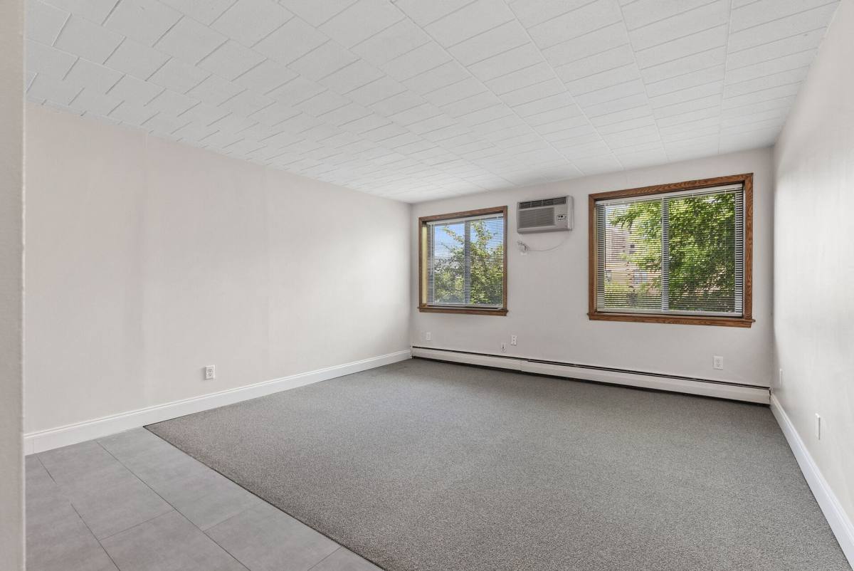 Apartment for rent at 1111 S 7th St, Minneapolis, MN 55415