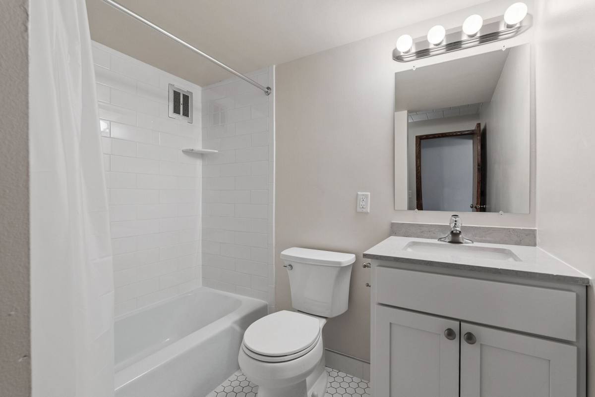 Apartment for rent at 1111 S 7th St, Minneapolis, MN 55415