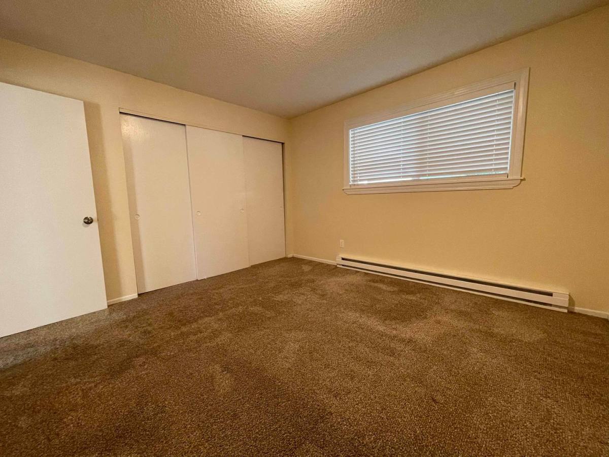 Apartment for rent at 634 Alameda, Astoria, OR 97103