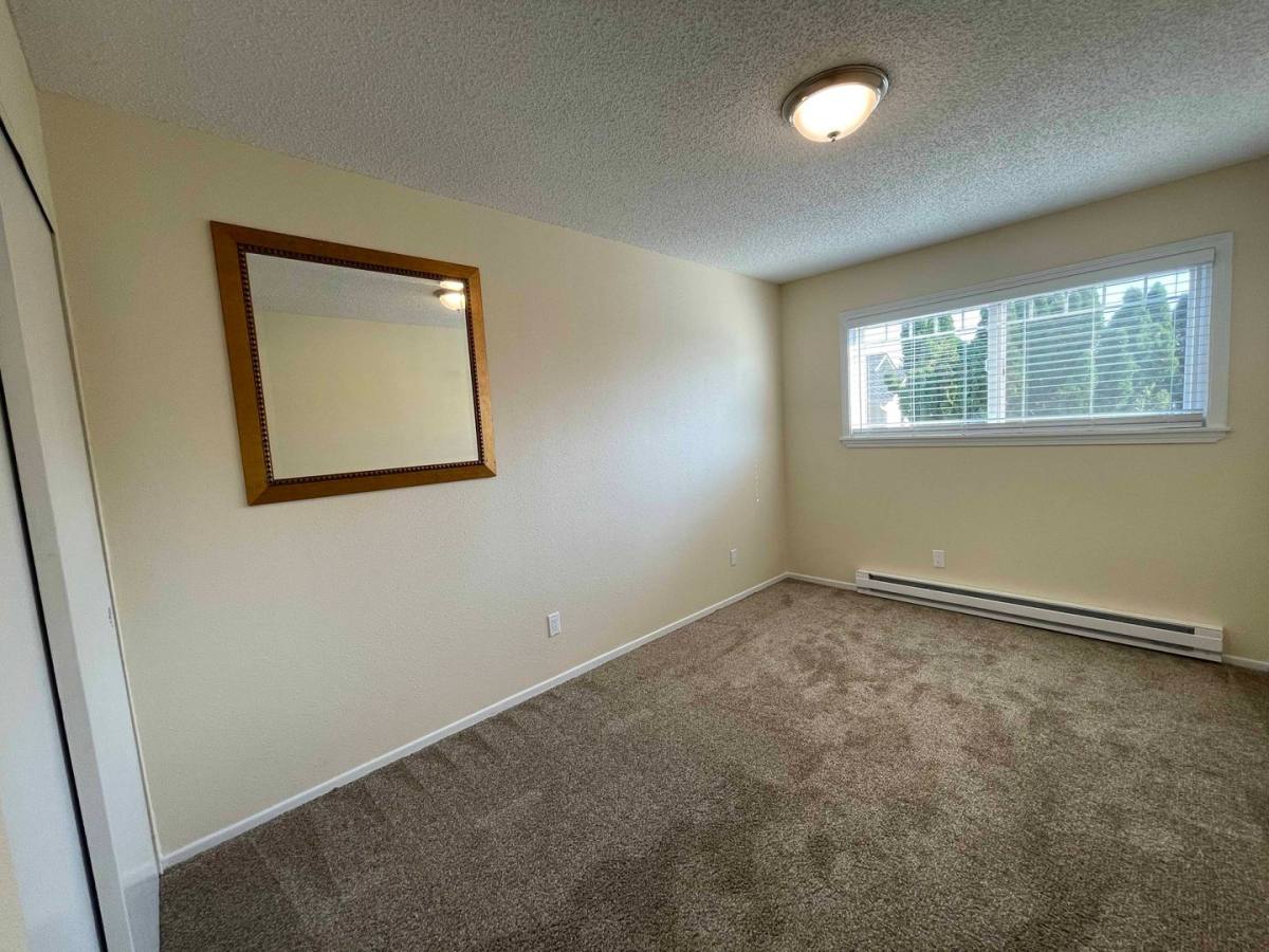Apartment for rent at 634 Alameda, Astoria, OR 97103