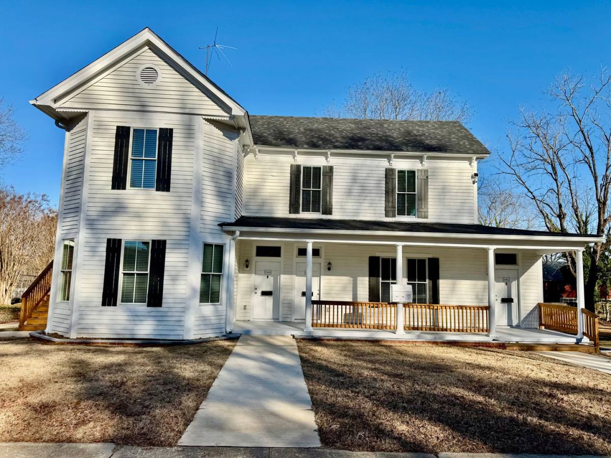 Apartment for rent at 218 College St, Oxford, NC 27565