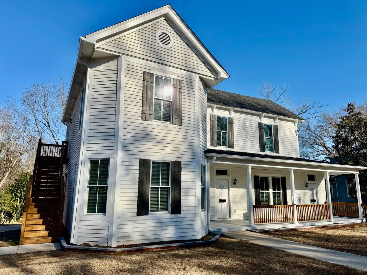 Apartment for rent at 218 College St, Oxford, NC 27565