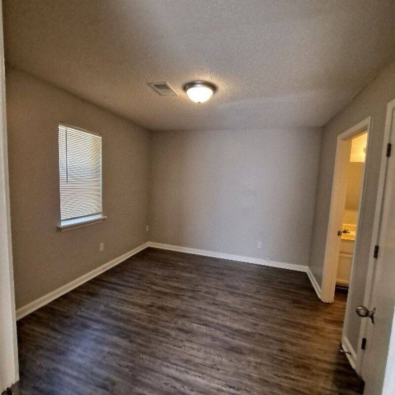 House for rent at 2717 Carnes Ave, Memphis, TN 38114