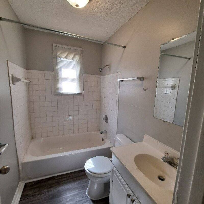 House for rent at 2717 Carnes Ave, Memphis, TN 38114