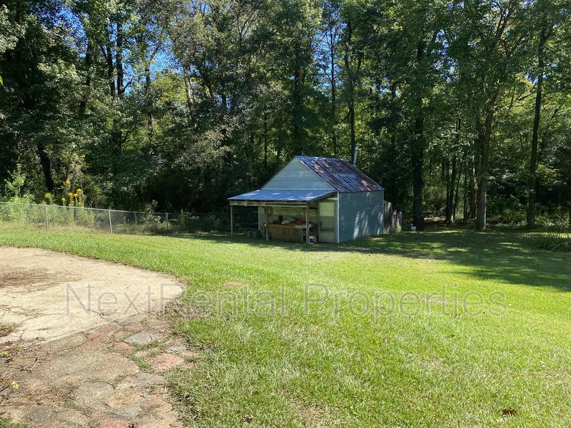House for rent at 2858 Fairhill Dr, Jackson, MS 39212