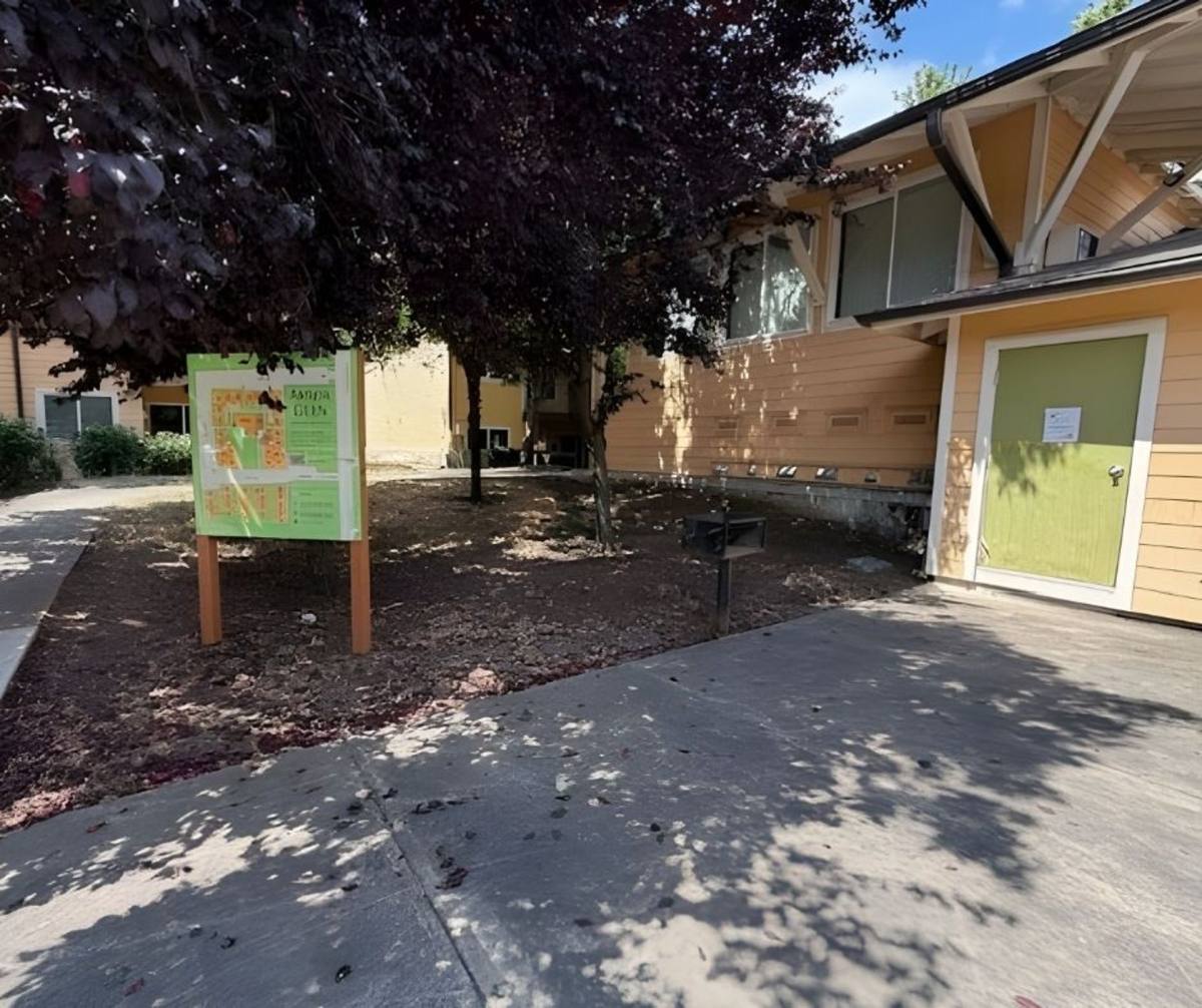 Apartment for rent at 2609 SE 145th Ave, Portland, OR 97236