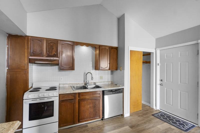 Apartment for rent at 101 Waldorf Parkway #14, Syracuse, NY 13224