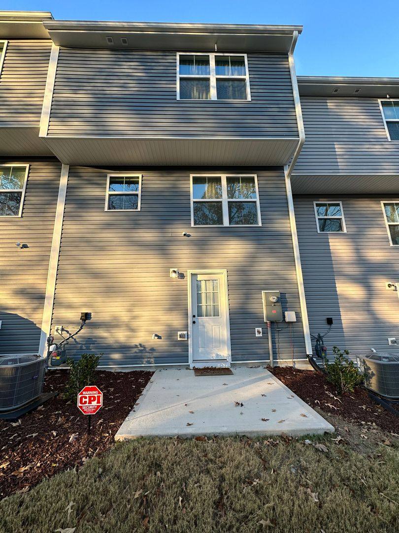 Townhouse for rent at 1104 Pale Moss Dr, Durham, NC 27704