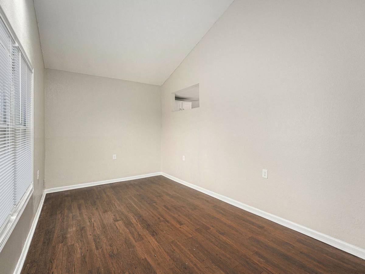 Apartment for rent at 7327-29 Bellefontaine, Kansas City, MO 64132