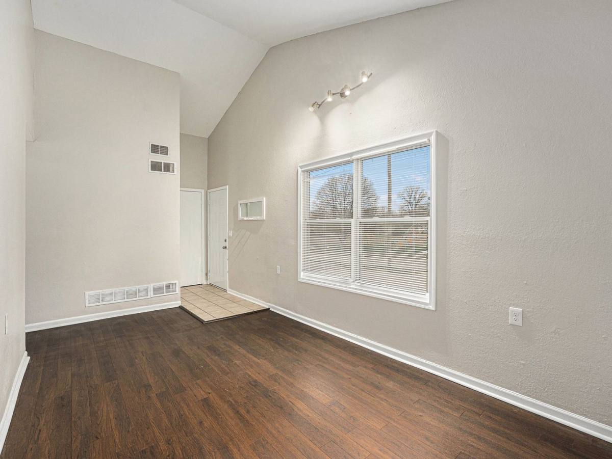 Apartment for rent at 7327-29 Bellefontaine, Kansas City, MO 64132
