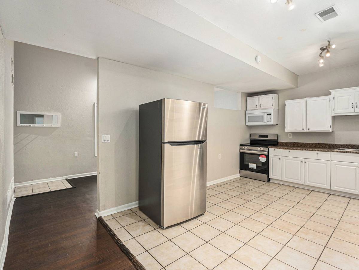 Apartment for rent at 7327-29 Bellefontaine, Kansas City, MO 64132