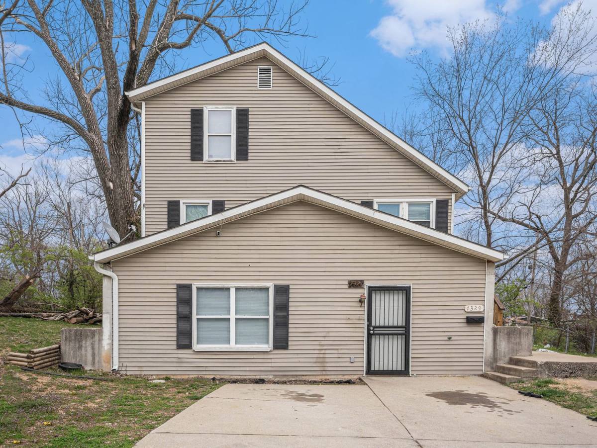 Apartment for rent at 7327-29 Bellefontaine, Kansas City, MO 64132
