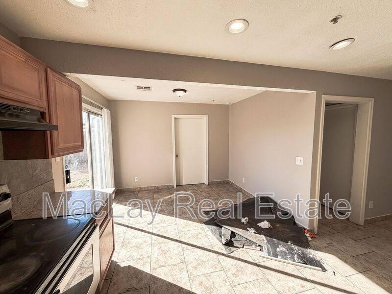 House for rent at 6301 W Earll Dr, Phoenix, AZ 85033
