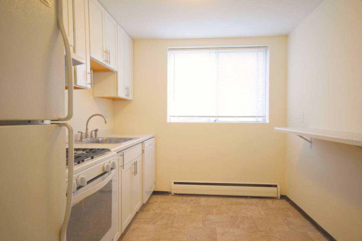 Apartment for rent at 1700 10 Johnson St, Minneapolis, MN 55413