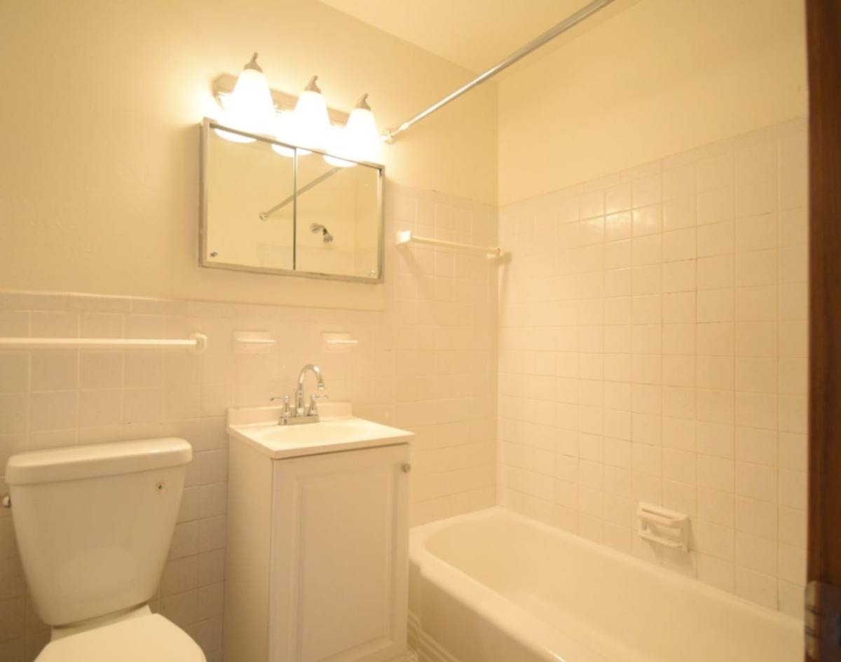 Apartment for rent at 1700 10 Johnson St, Minneapolis, MN 55413