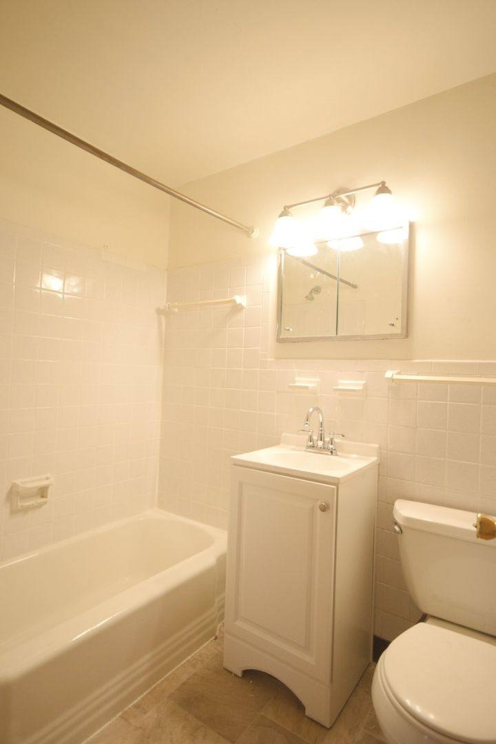 Apartment for rent at 1700 10 Johnson St, Minneapolis, MN 55413
