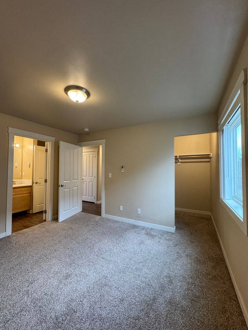 Apartment for rent at 2225 Airport Rd, Ellensburg, WA 98926