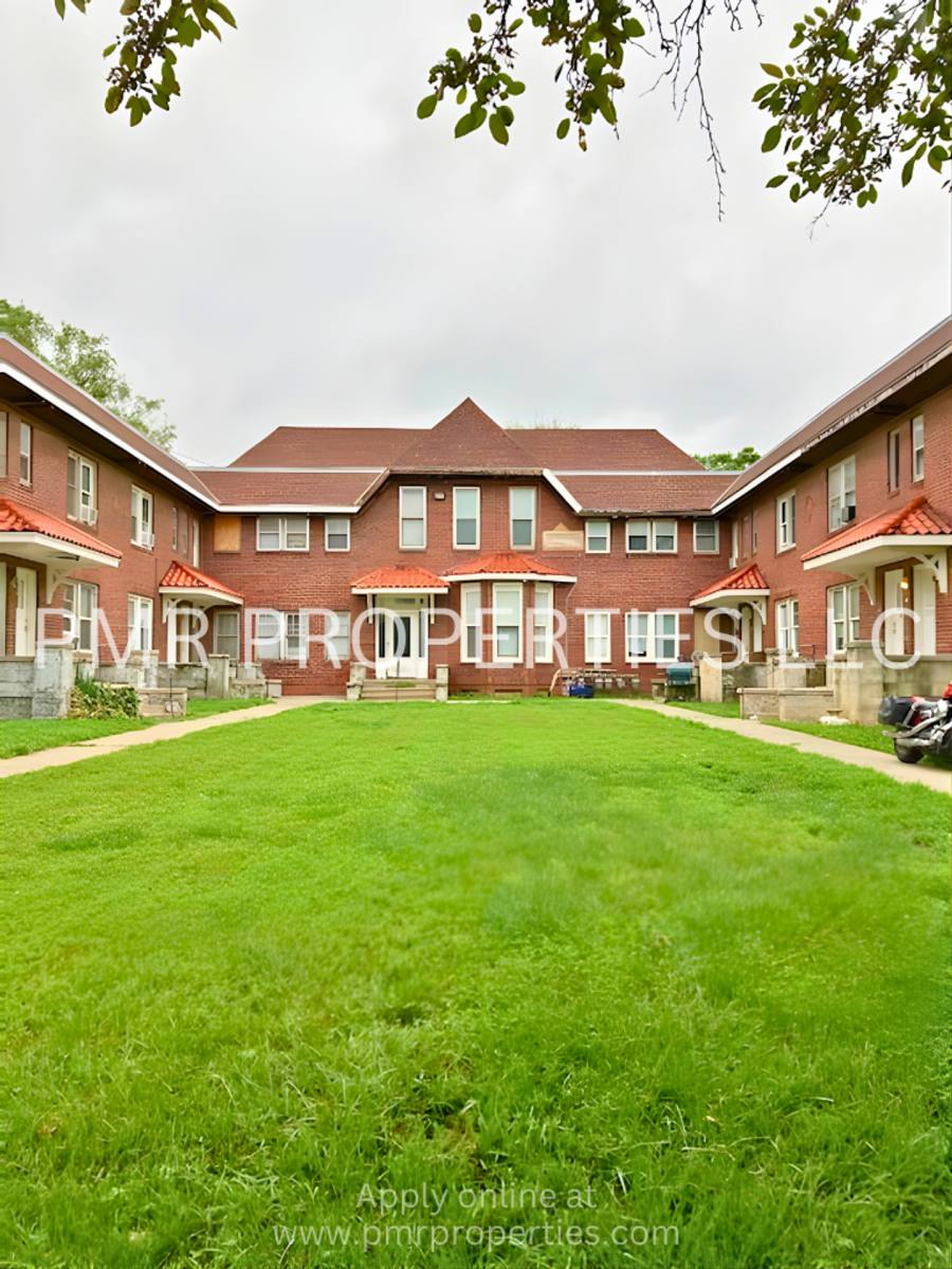 Apartment for rent at 119 S 8th St, Council Bluffs, IA 51501