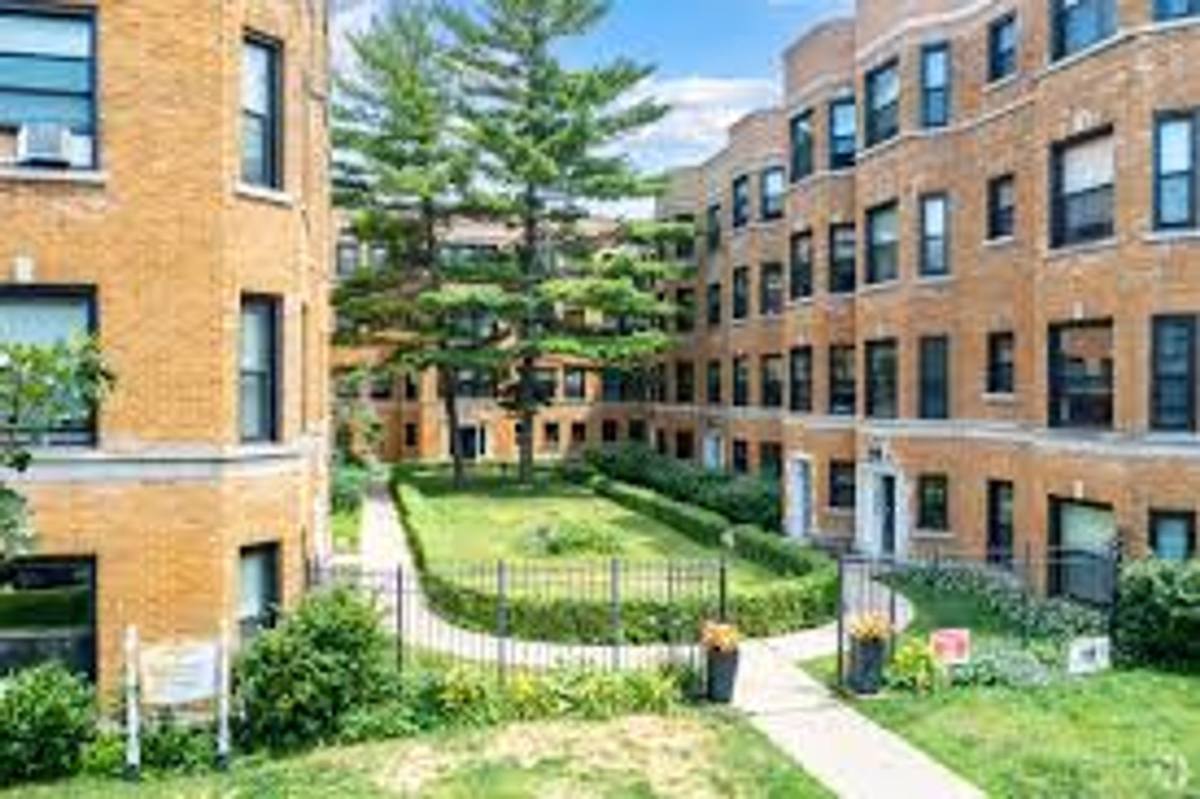 Apartment for rent at 605-617 Hinman Ave, Evanston, IL 60202