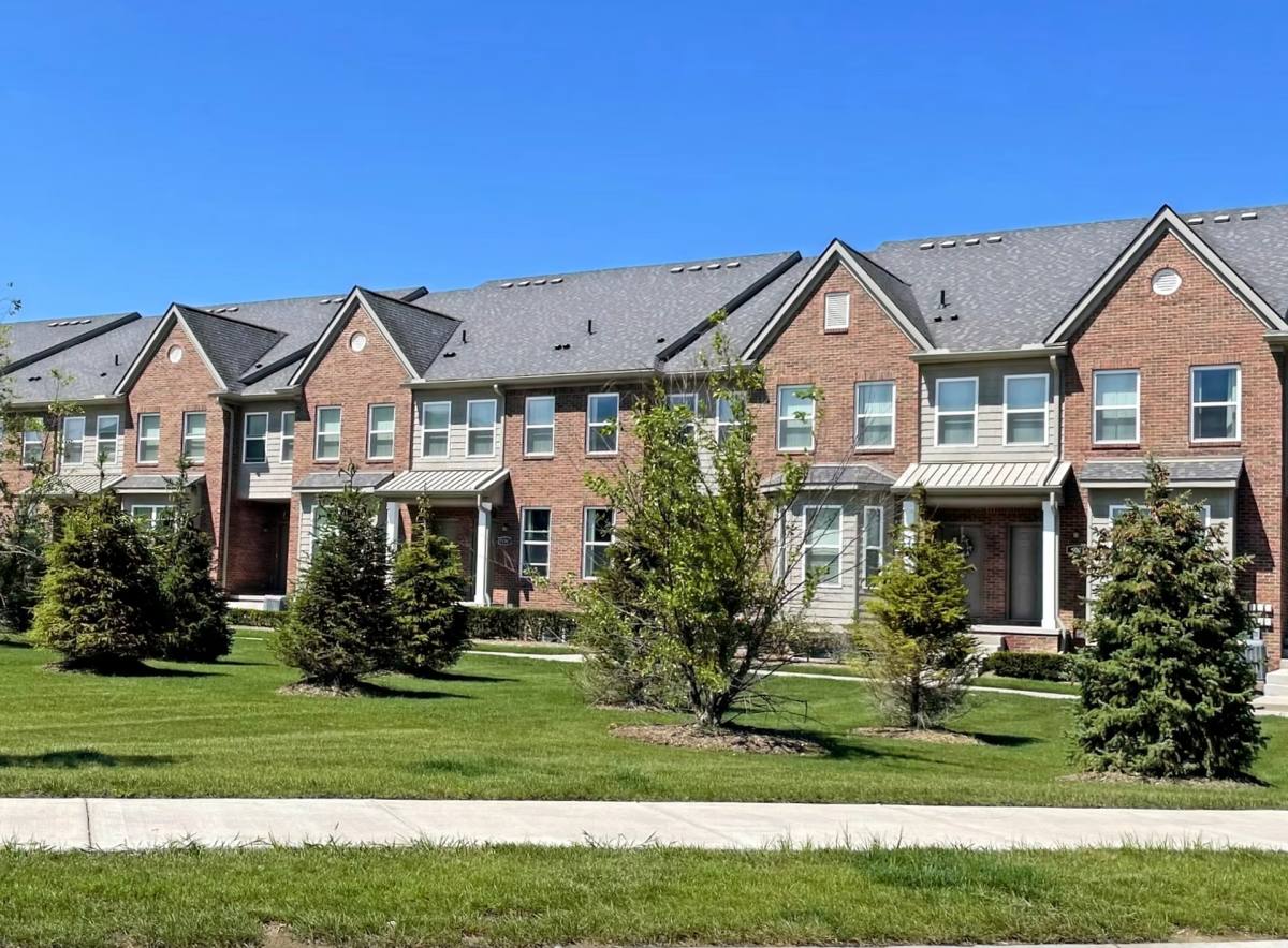 Townhouse for rent at 51401 Times Square Dr, Utica, MI 48315