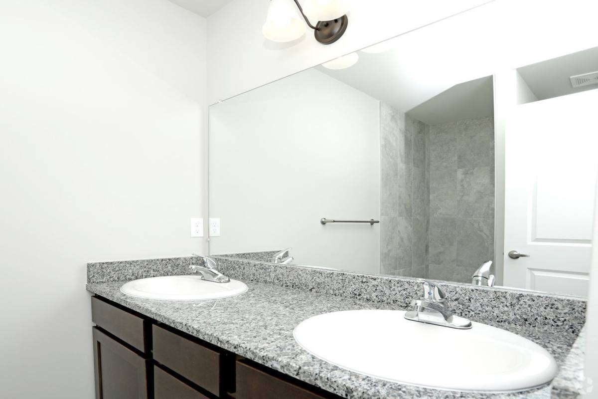 Townhouse for rent at 51401 Times Square Dr, Utica, MI 48315