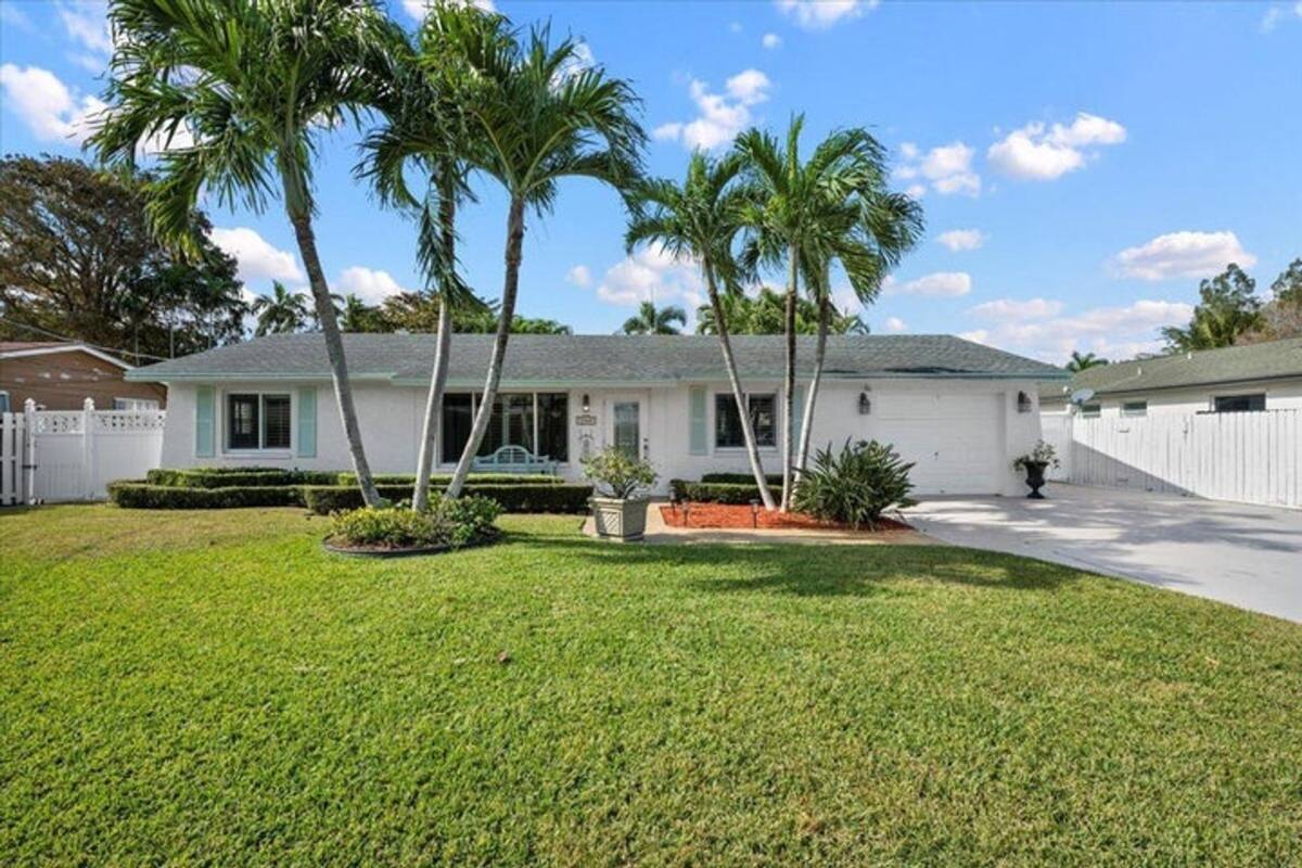 House for rent at 1905 Meadow Court, West Palm Beach, FL 33406