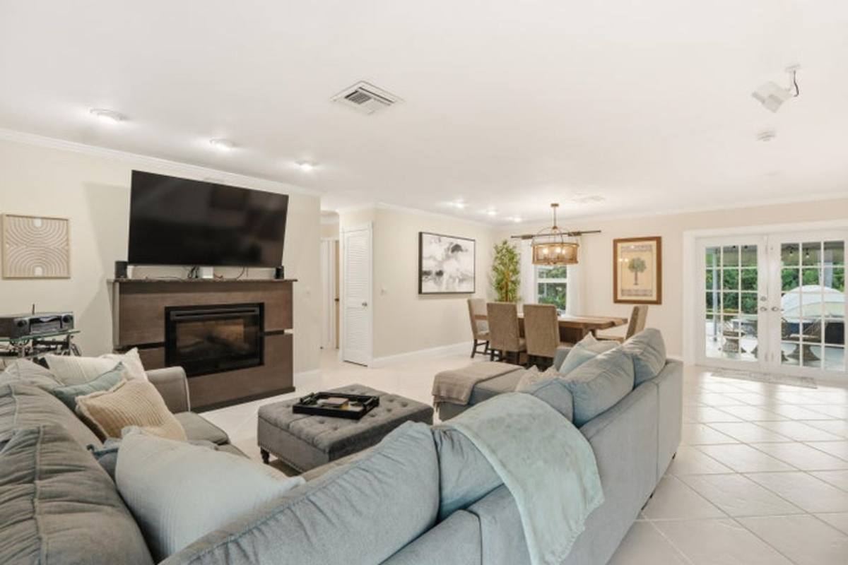 House for rent at 1905 Meadow Court, West Palm Beach, FL 33406