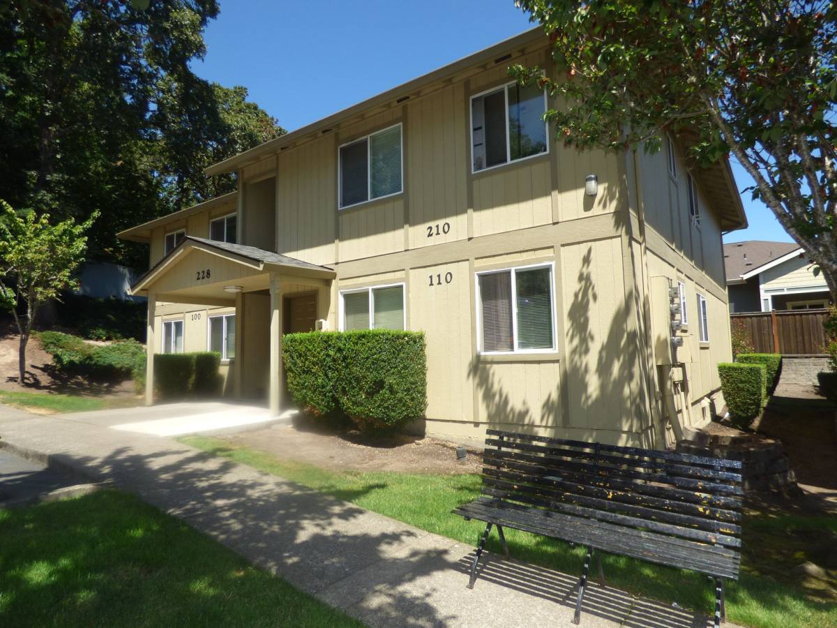 Apartment for rent at 228 Stoneway Dr NW, Salem, OR 97304