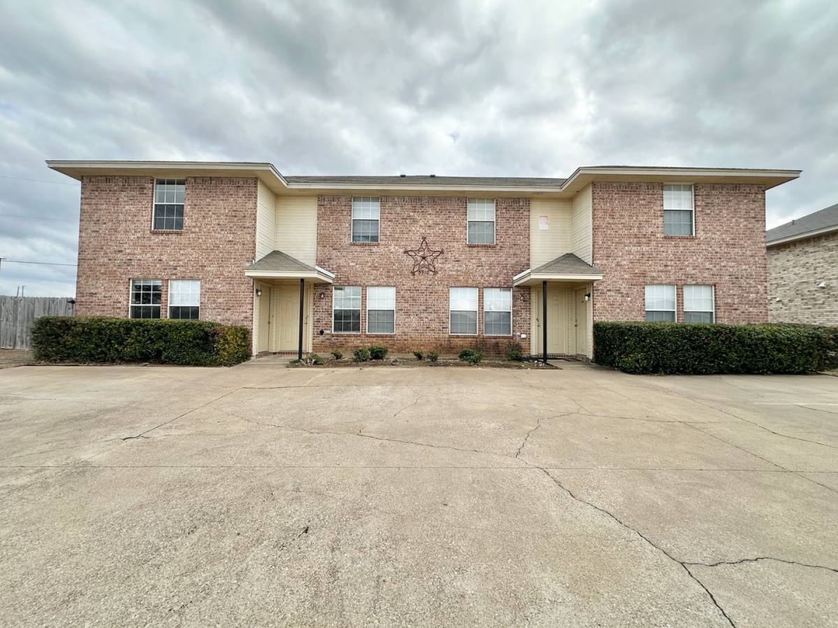 Townhouse for rent at 5910 Greengate Dr, Killeen, TX 76543