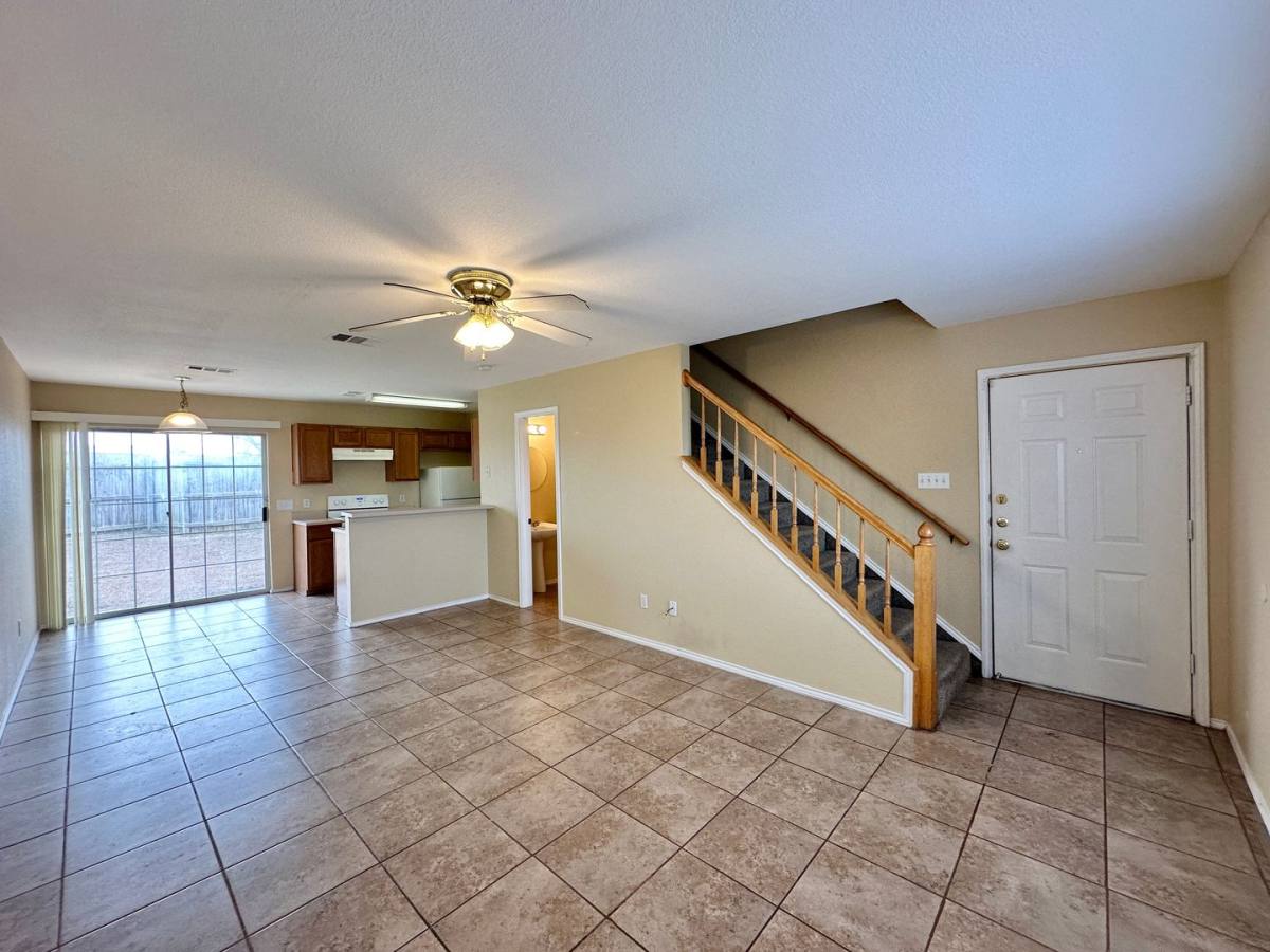 Townhouse for rent at 5910 Greengate Dr, Killeen, TX 76543
