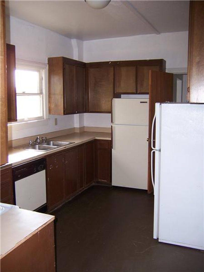 Apartment for rent at 2107 NE 54th St, Seattle, WA 98105