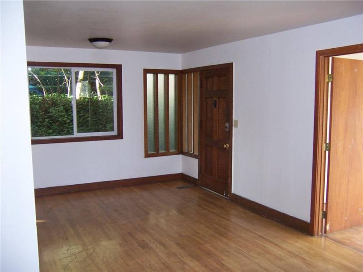 Apartment for rent at 2107 NE 54th St, Seattle, WA 98105