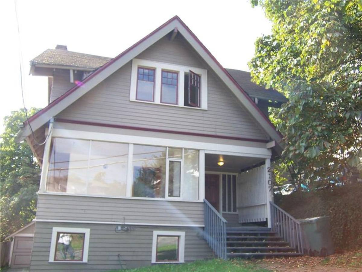 Apartment for rent at 2107 NE 54th St, Seattle, WA 98105