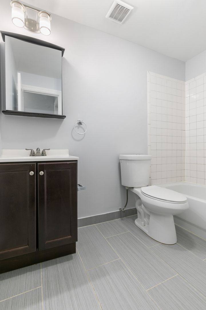 Apartment for rent at 7736-42 N Ashland Ave, Chicago, IL 60626