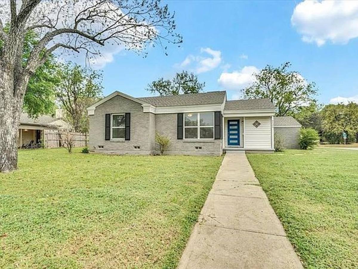 House for rent at 6400 Greenway Rd, Fort Worth, TX 76116
