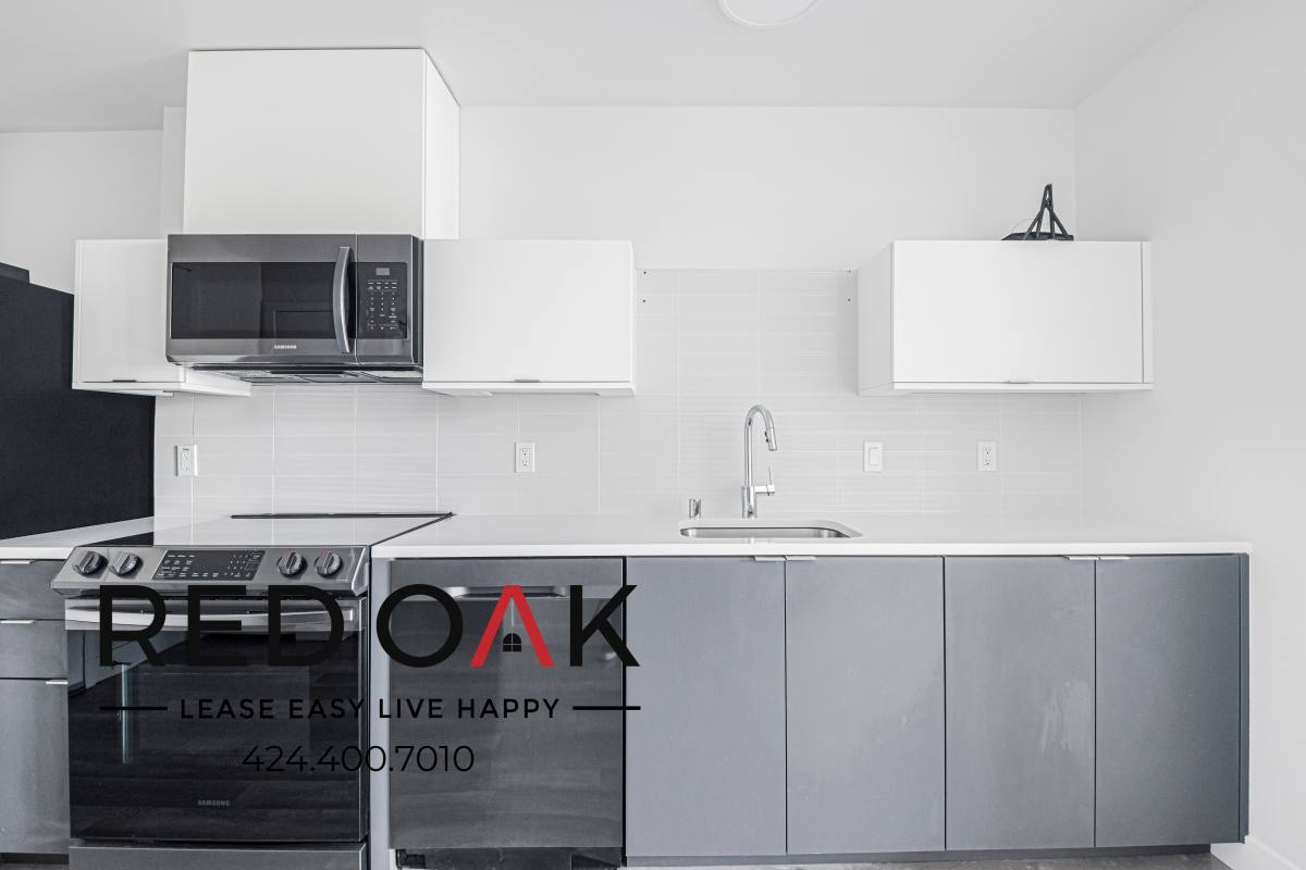 Condo for rent at 700 N Spaulding Ave #210, Los Angeles, CA 90046