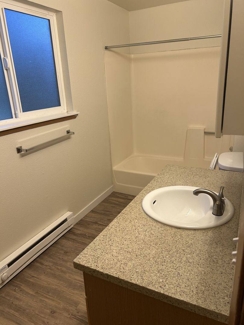 Apartment for rent at 31 S 342nd Place, Federal Way, WA 98003
