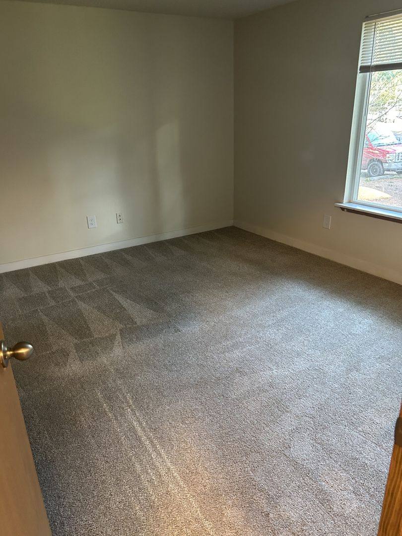 Apartment for rent at 31 S 342nd Place, Federal Way, WA 98003