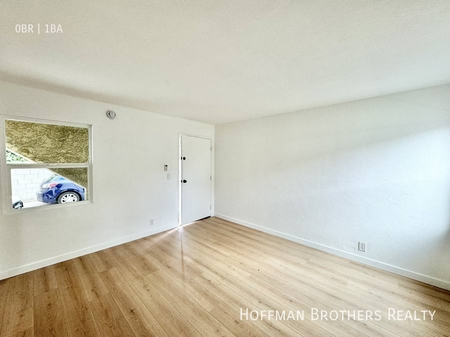 Apartment for rent at 5723 Willowcrest Ave #4, North Hollywood, CA 91601