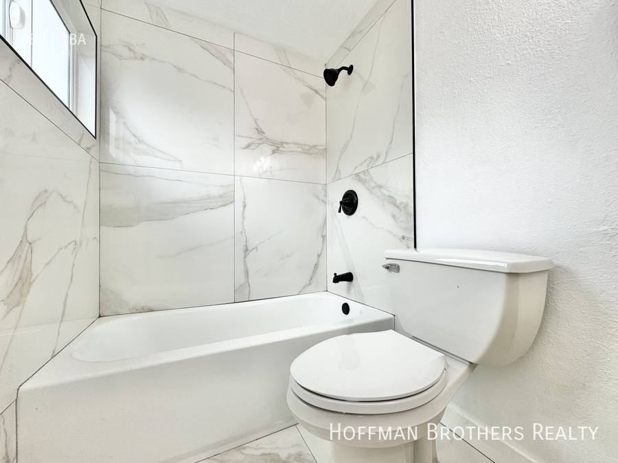 Apartment for rent at 5723 Willowcrest Ave #4, North Hollywood, CA 91601