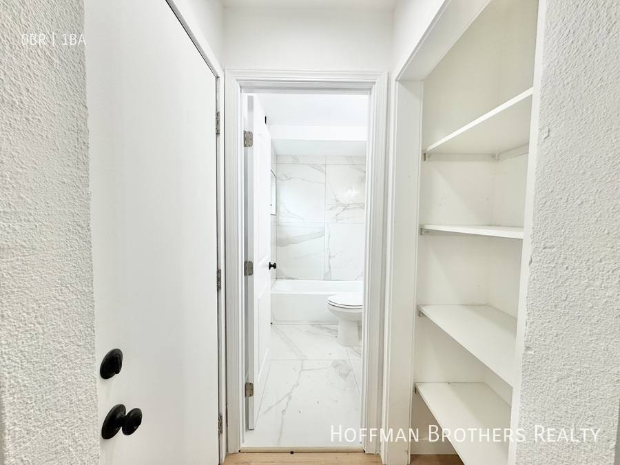 Apartment for rent at 5723 Willowcrest Ave #4, North Hollywood, CA 91601