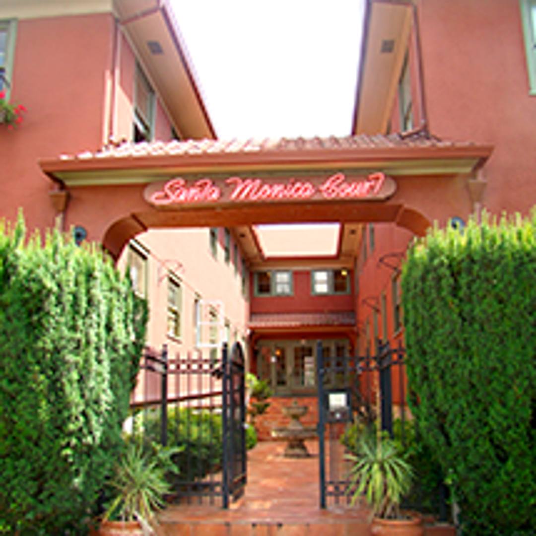 Apartment for rent at 630 NE Lawrence Ave, Portland, OR 97232