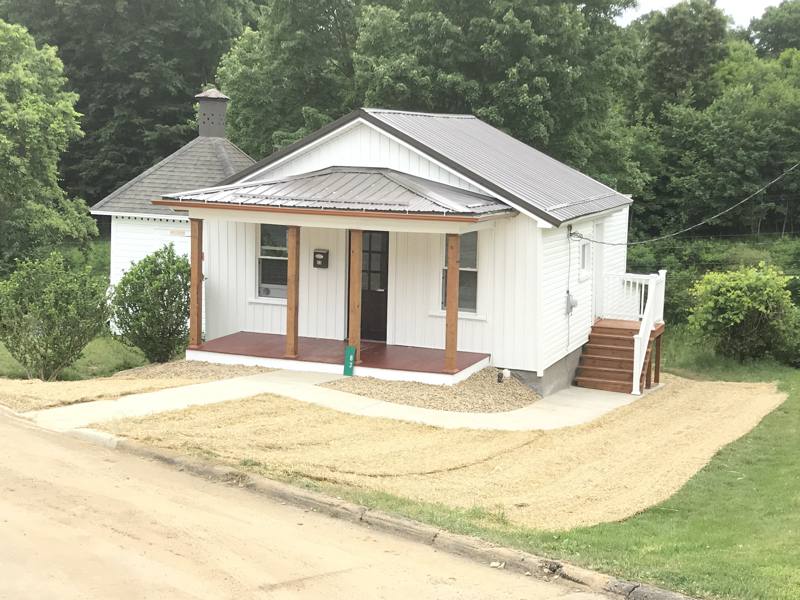 House for rent at 83 Prospect Ave, Franklin, PA 16323