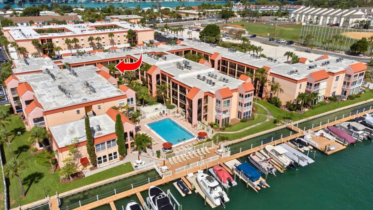 Condo for rent at 8921 Blind Pass Rd #335, Saint Petersburg, FL 33706